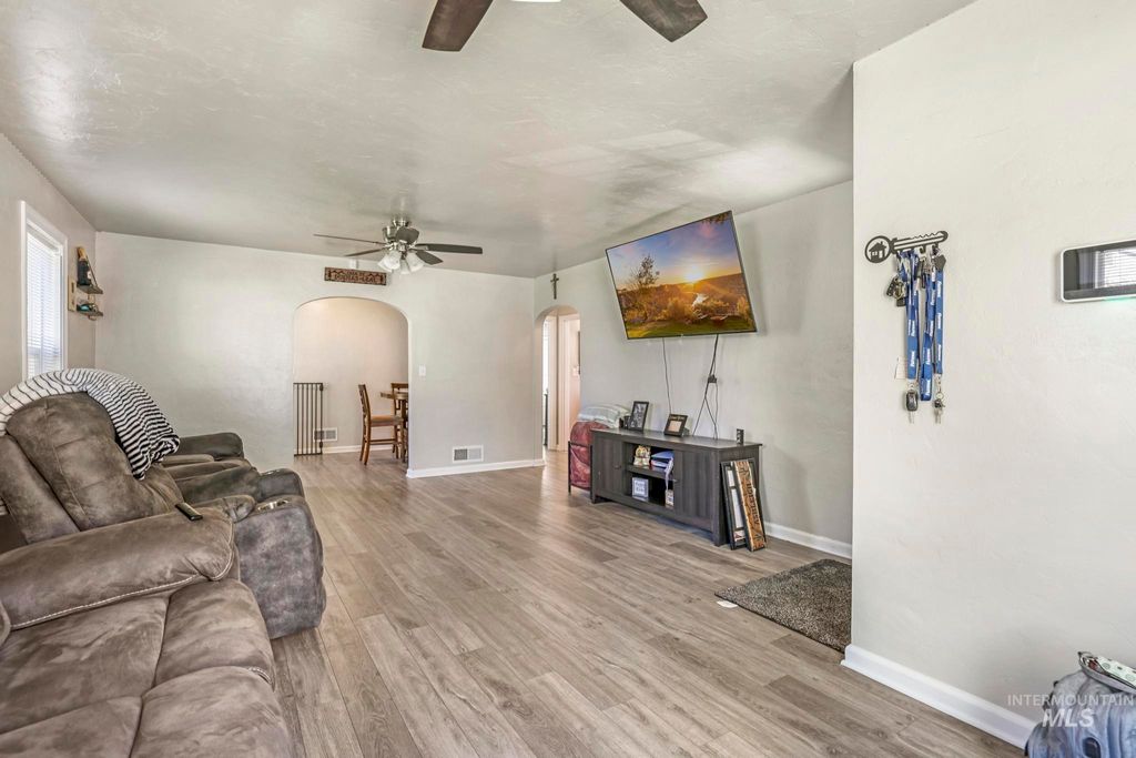 Photo of 521 E Ave D, Jerome, ID 83338 (MLS # 98984845)