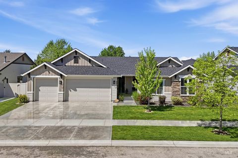 Photo of 891 N Tullshire Way, Eagle, ID 83616 (MLS # 98985084)