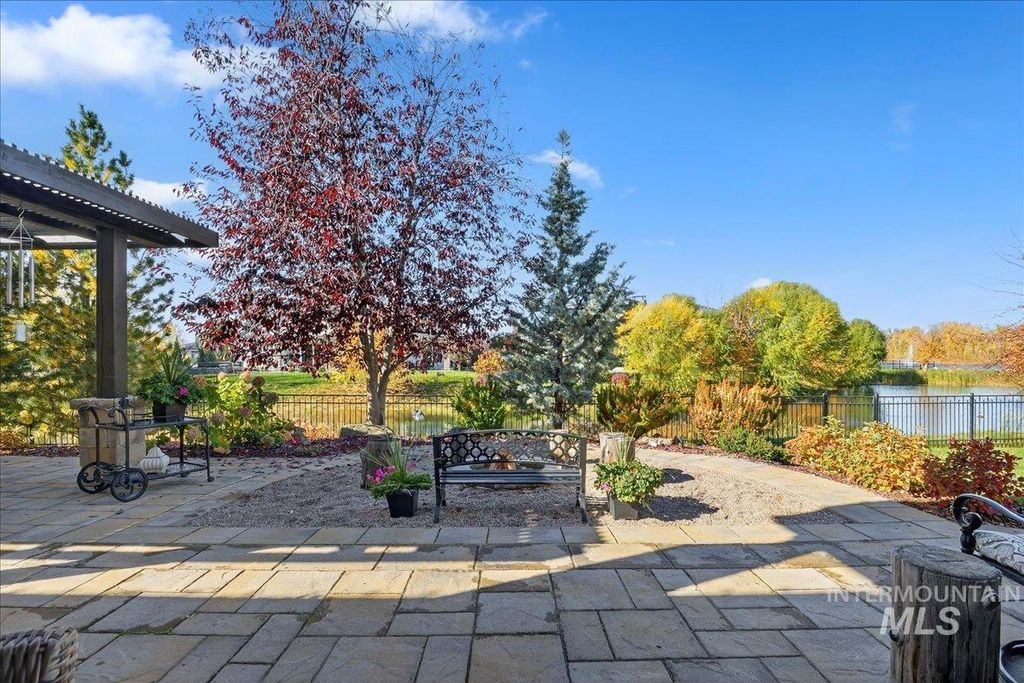 Photo of 769 S Ranch House Way, Eagle, ID 83616 (MLS # 98966106)