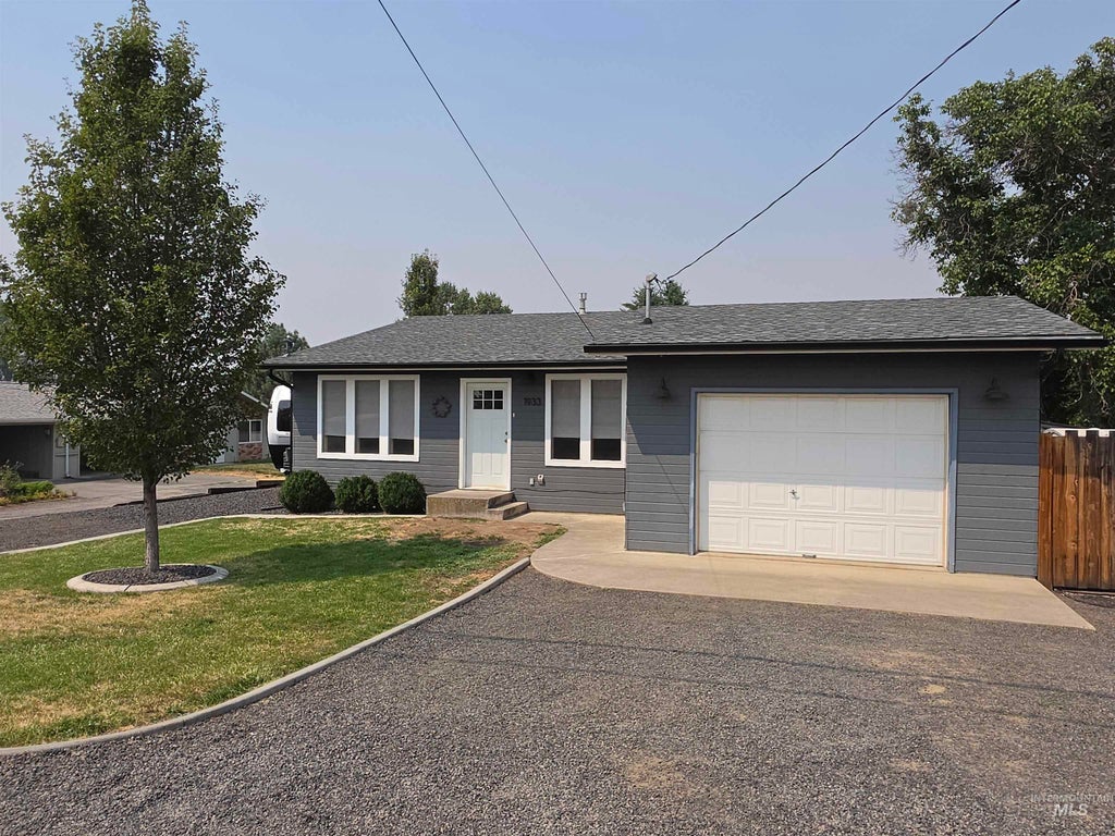 Photo of 1933 Grelle Ave, Lewiston, ID 83501 (MLS # 98996199)