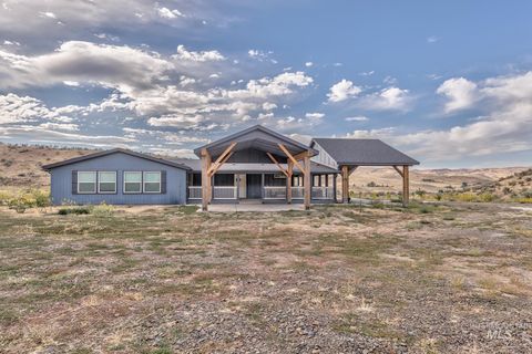 Photo of 1587 Gentry Ln, Weiser, ID 83672 (MLS # 98961045)