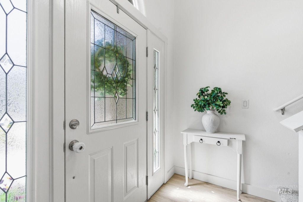 Photo of 1032 W White Sands Dr, Meridian, ID 83646 (MLS # 98981274)