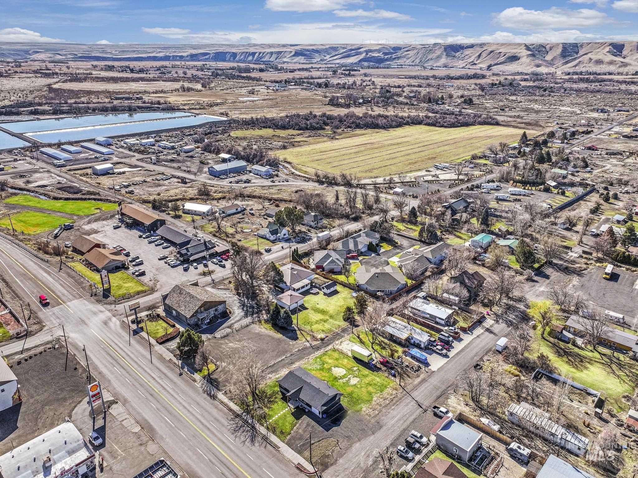 Hagerman, Idaho 83332, United States, 4 Bedrooms Bedrooms, ,3 BathroomsBathrooms,Residential,Active,83945