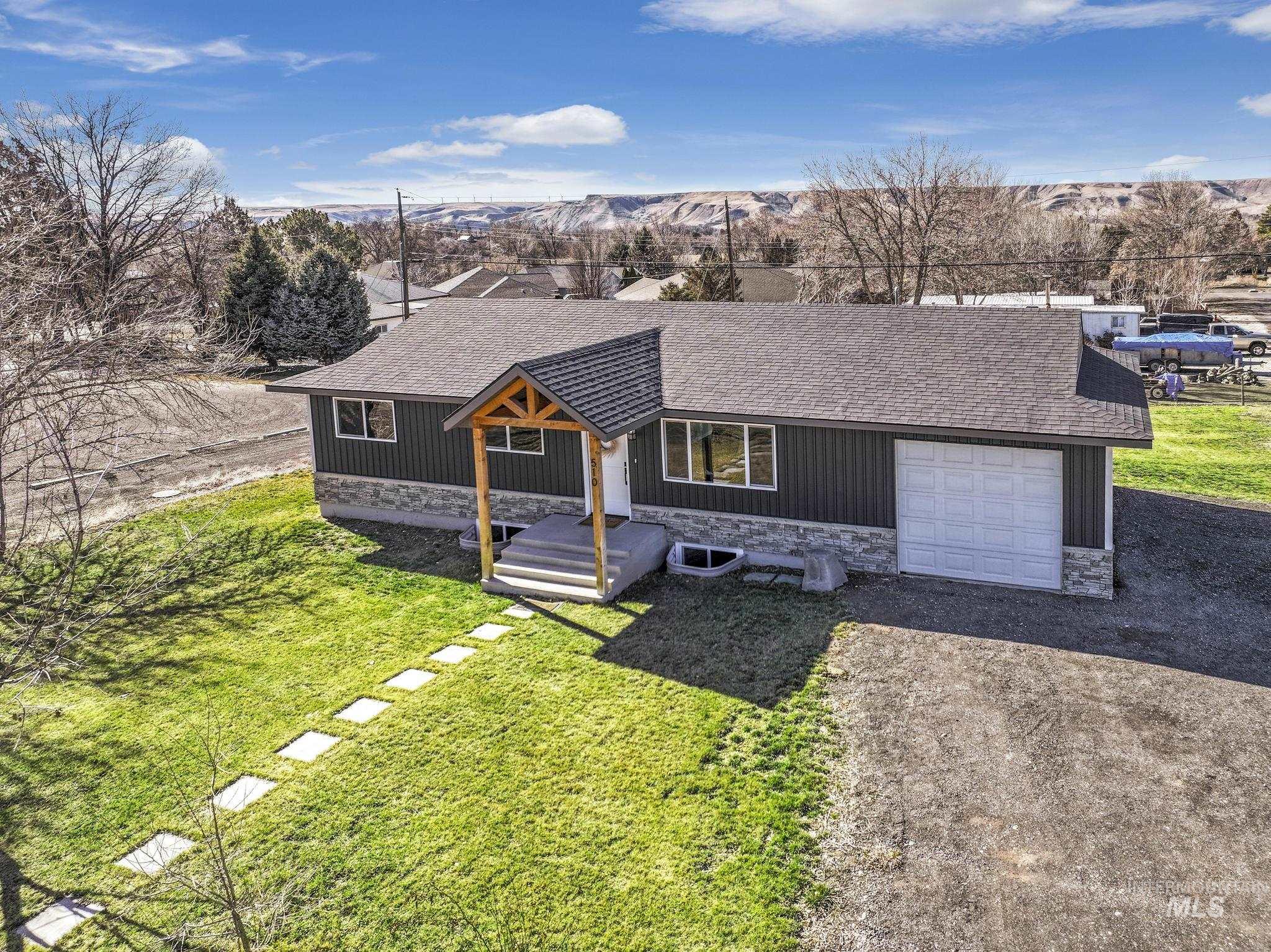 Hagerman, Idaho 83332, United States, 4 Bedrooms Bedrooms, ,3 BathroomsBathrooms,Residential,Active,83945