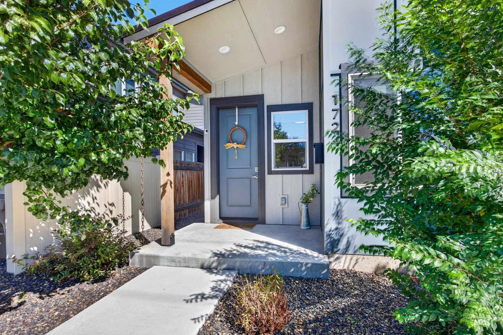 Photo of 1724 S Latah St, Boise, ID 83705 (MLS # 99000330)