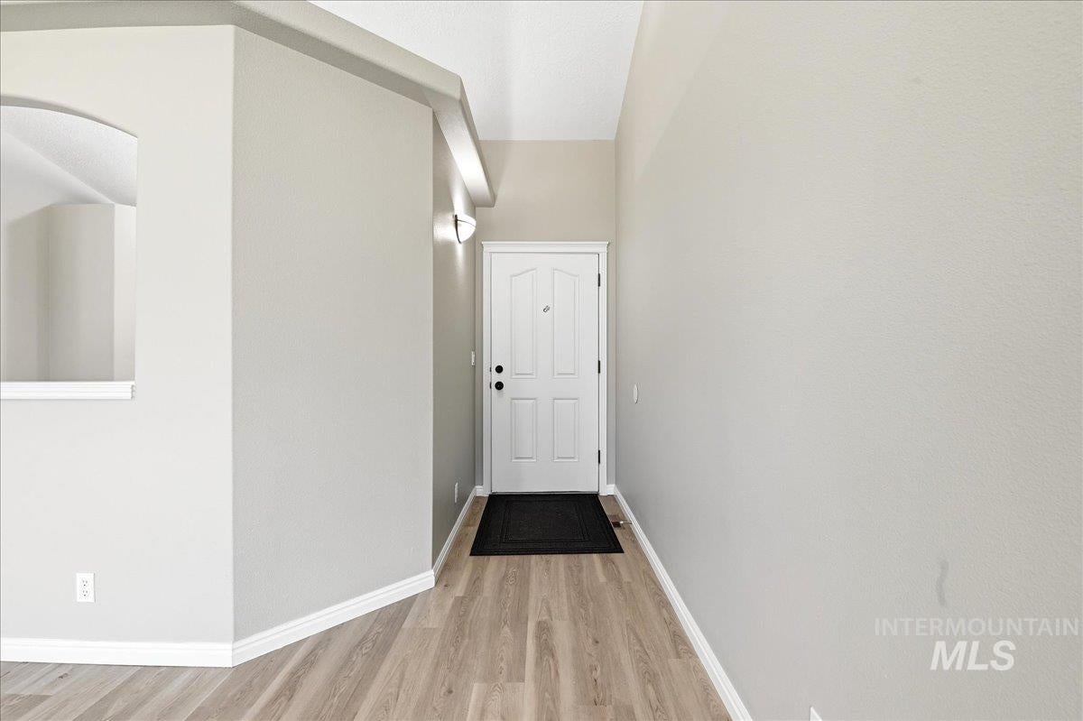 738 W Mariah Ave