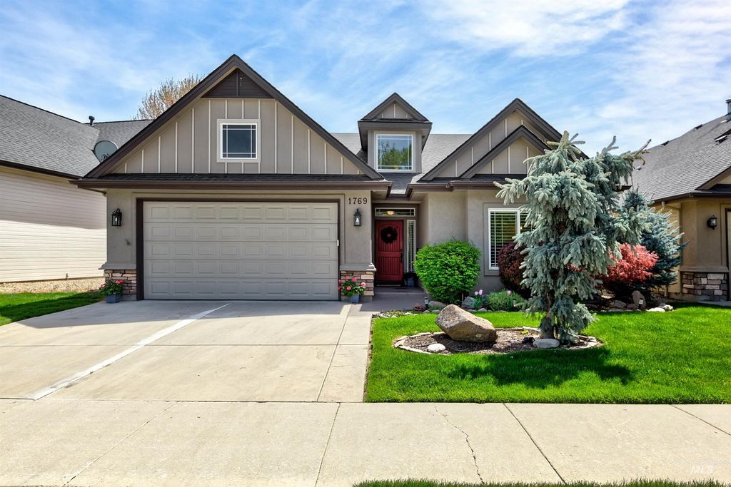 Photo of 1769 E Grand Canyon Dr, Meridian, ID 83646 (MLS # 98983430)