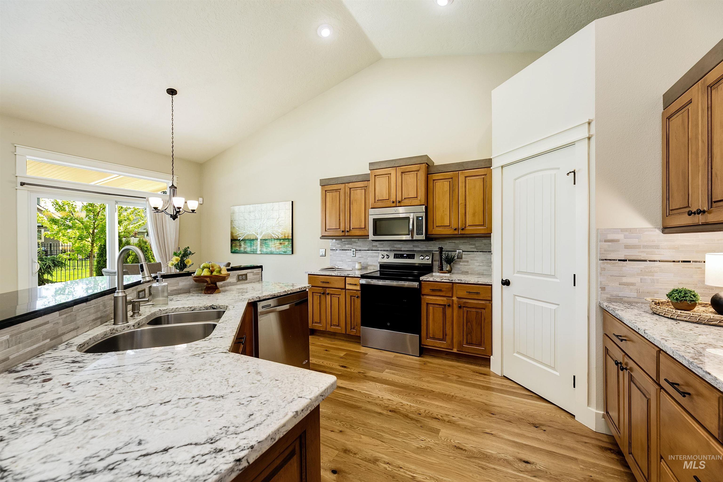 1769 E Grand Canyon Dr