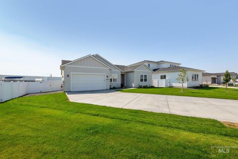 Photo of 14635 Pewter Point St, Caldwell, ID 83607 (MLS # 98957855)