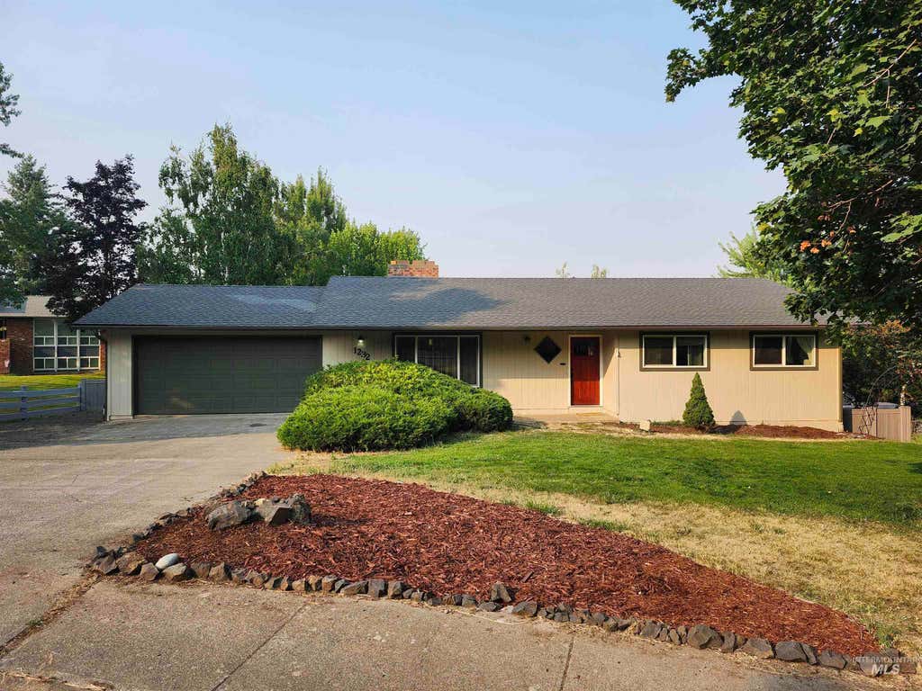 Photo of 1232 Ponderosa Dr, Moscow, ID 83843 (MLS # 98996897)