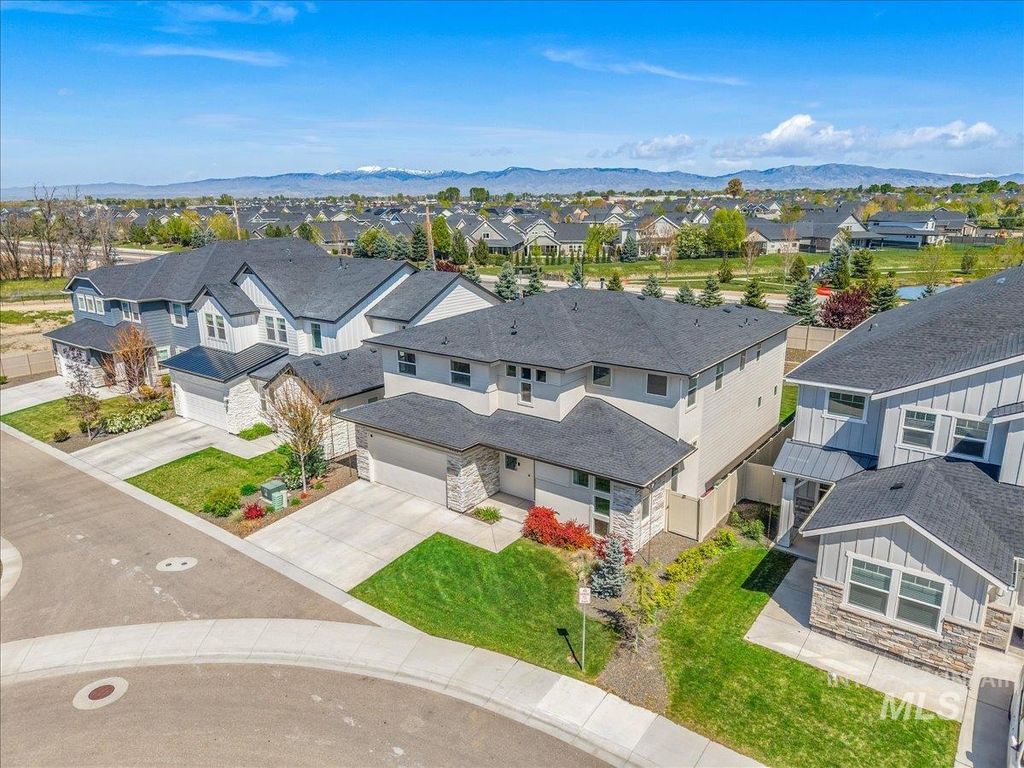 Photo of 5562 S Zaivcla Ave, Meridian, ID 83642 (MLS # 98984047)