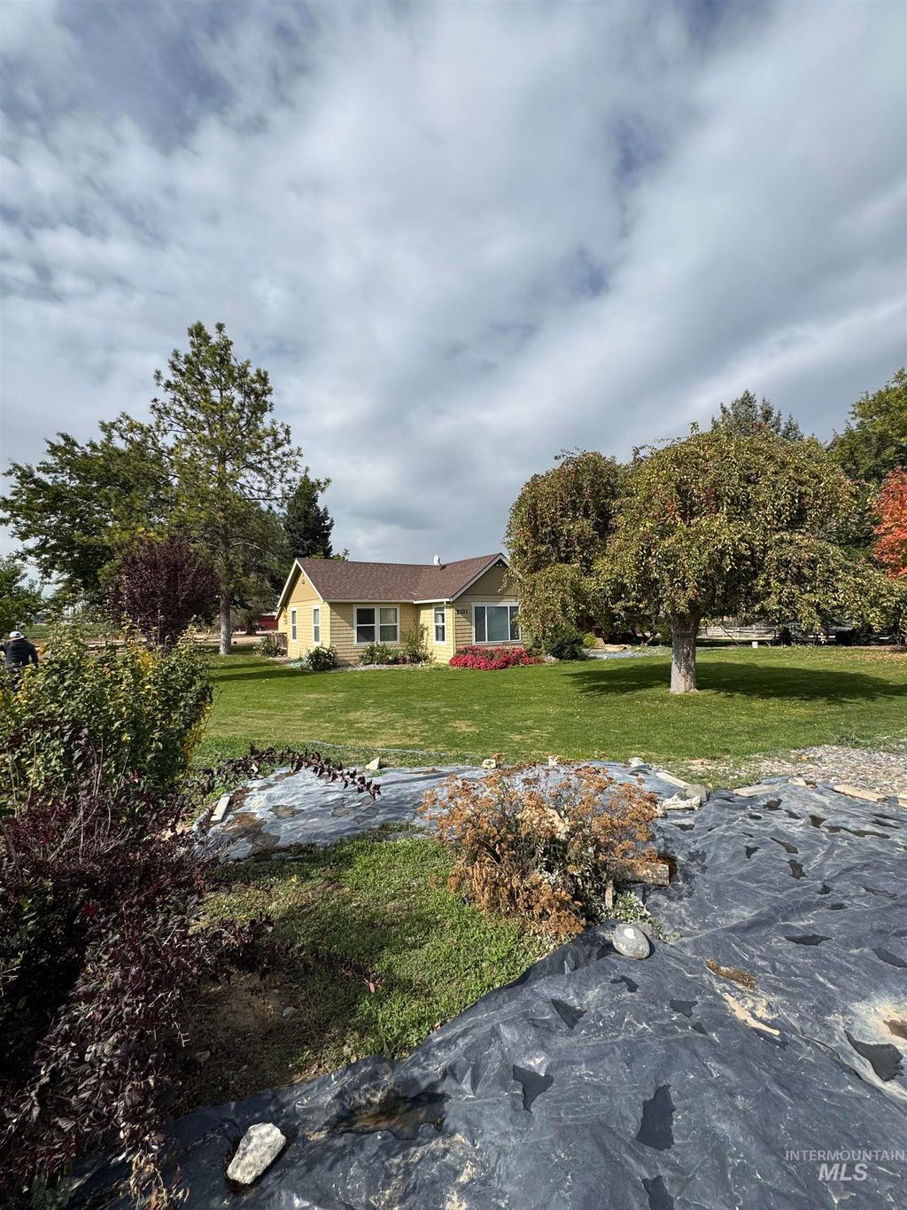 Photo of 9101 S Powerline Rd, Nampa, ID 83686 (MLS # 98964663)