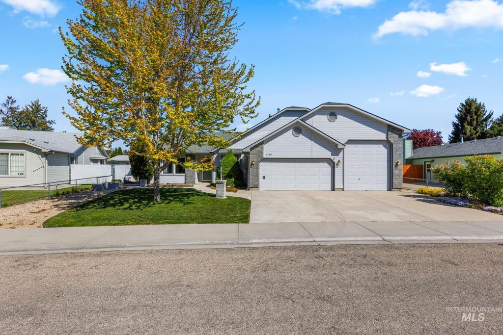 Photo of 2148 W Sandalwood Dr, Meridian, ID 83646 (MLS # 98984318)