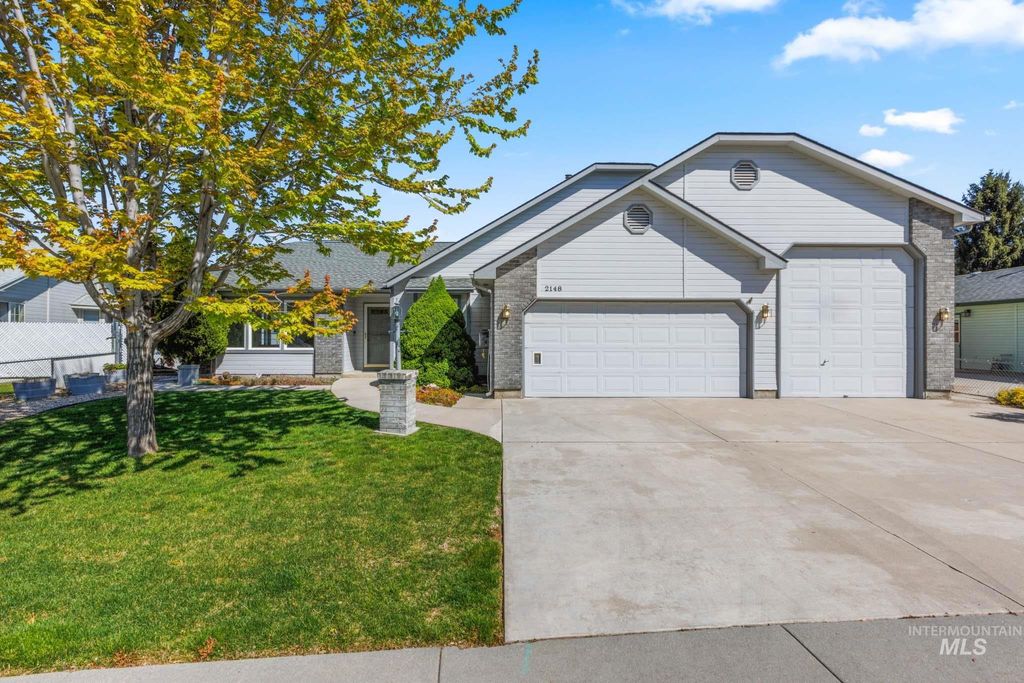 Photo of 2148 W Sandalwood Dr, Meridian, ID 83646 (MLS # 98984318)