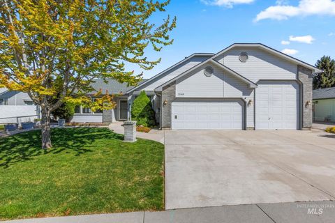 Photo of 2148 W Sandalwood Dr, Meridian, ID 83646 (MLS # 98984318)