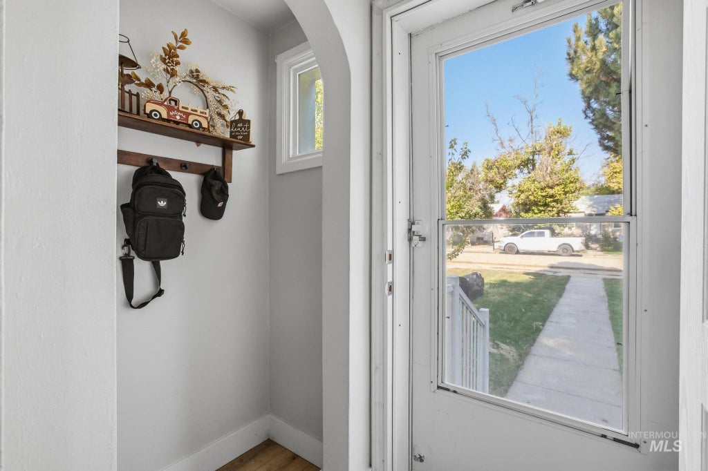 Photo of 115 S Pine St, Nampa, ID 83686 (MLS # 98997881)