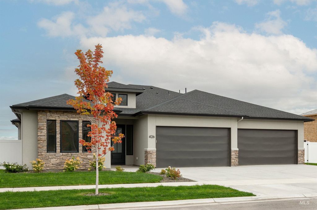 Photo of 426 E Jarvis St, Meridian, ID 83642 (MLS # 98963658)