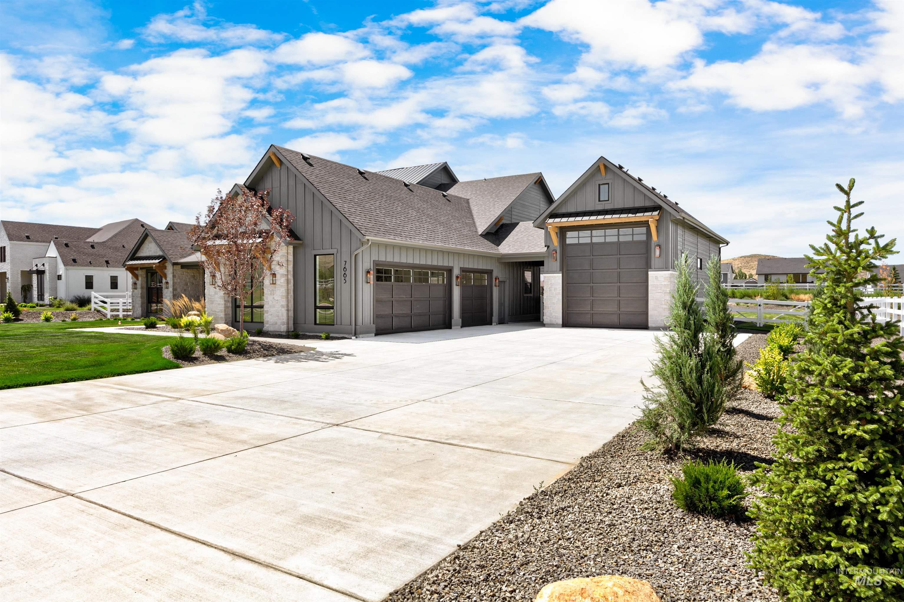 7665 W Diamond Lake Dr