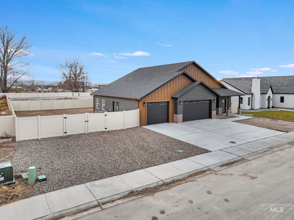 Photo of 843 Coral Rd, Kimberly, ID 83341 (MLS # 98970179)