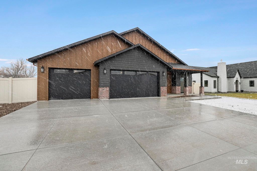 Photo of 843 Coral Rd, Kimberly, ID 83341 (MLS # 98970179)