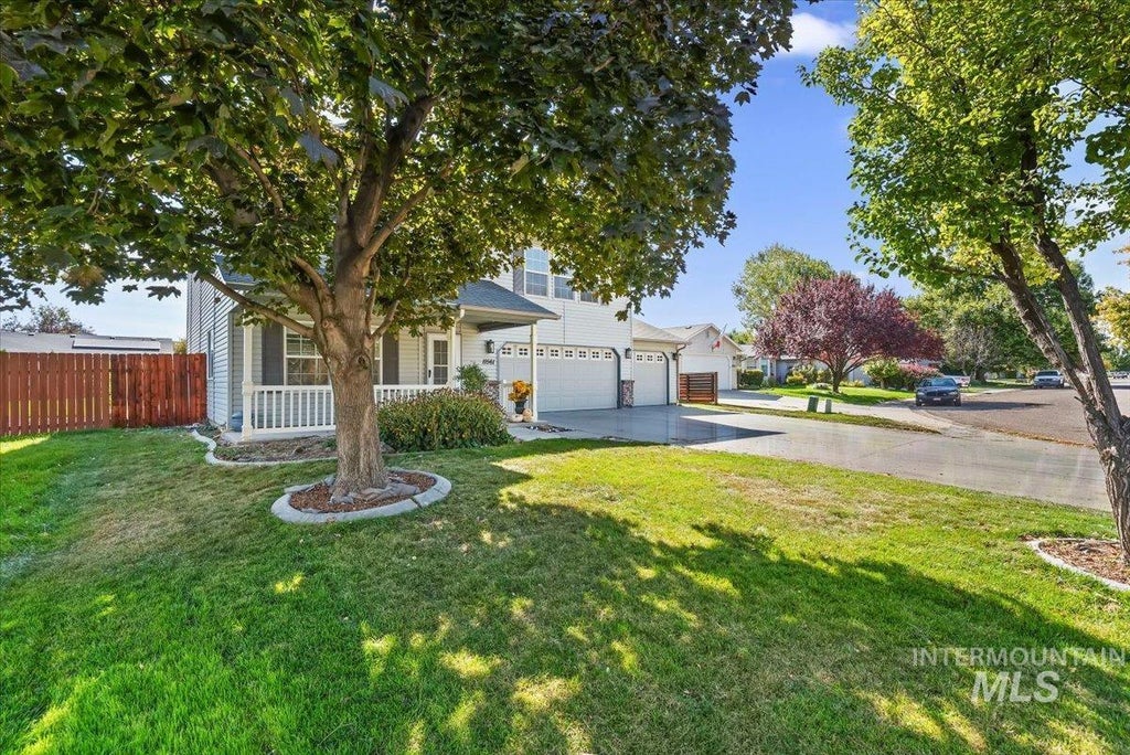 Photo of 11561 W Rainier Ave, Nampa, ID 83651 (MLS # 99002684)