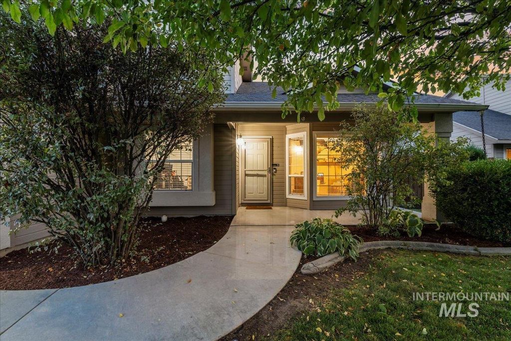 Photo of 4297 E English Dr, Meridian, ID 83642 (MLS # 98974986)