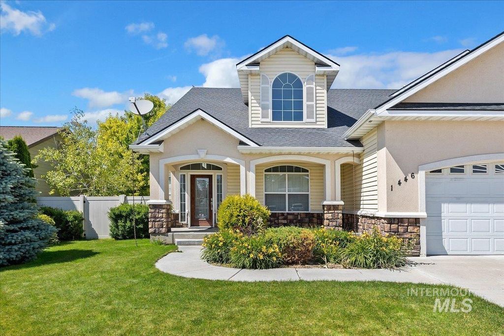 Photo of 1446 Riverbend Pl, Twin Falls, ID 83301 (MLS # 98983309)