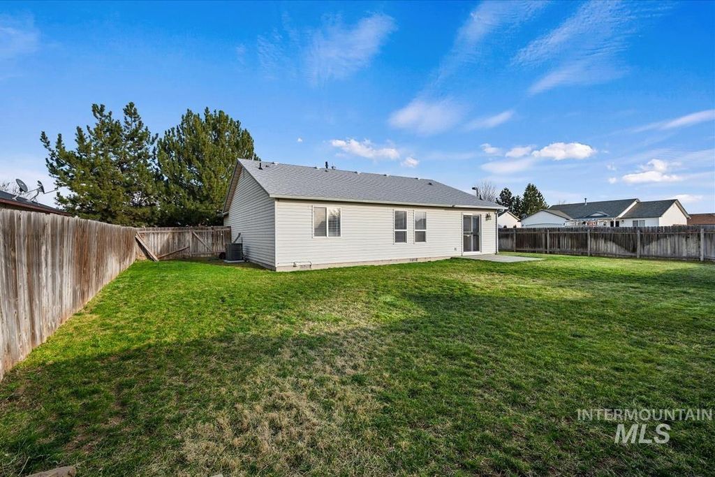 Photo of 843 N Pasture Ave, Kuna, ID 83634 (MLS # 98977838)