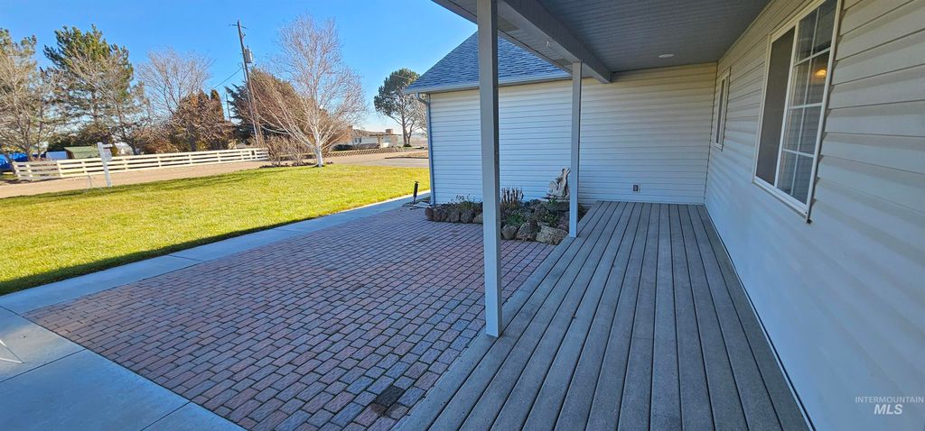 Photo of 16677 Sage Acres Ln, Caldwell, ID 83607 (MLS # 98970075)