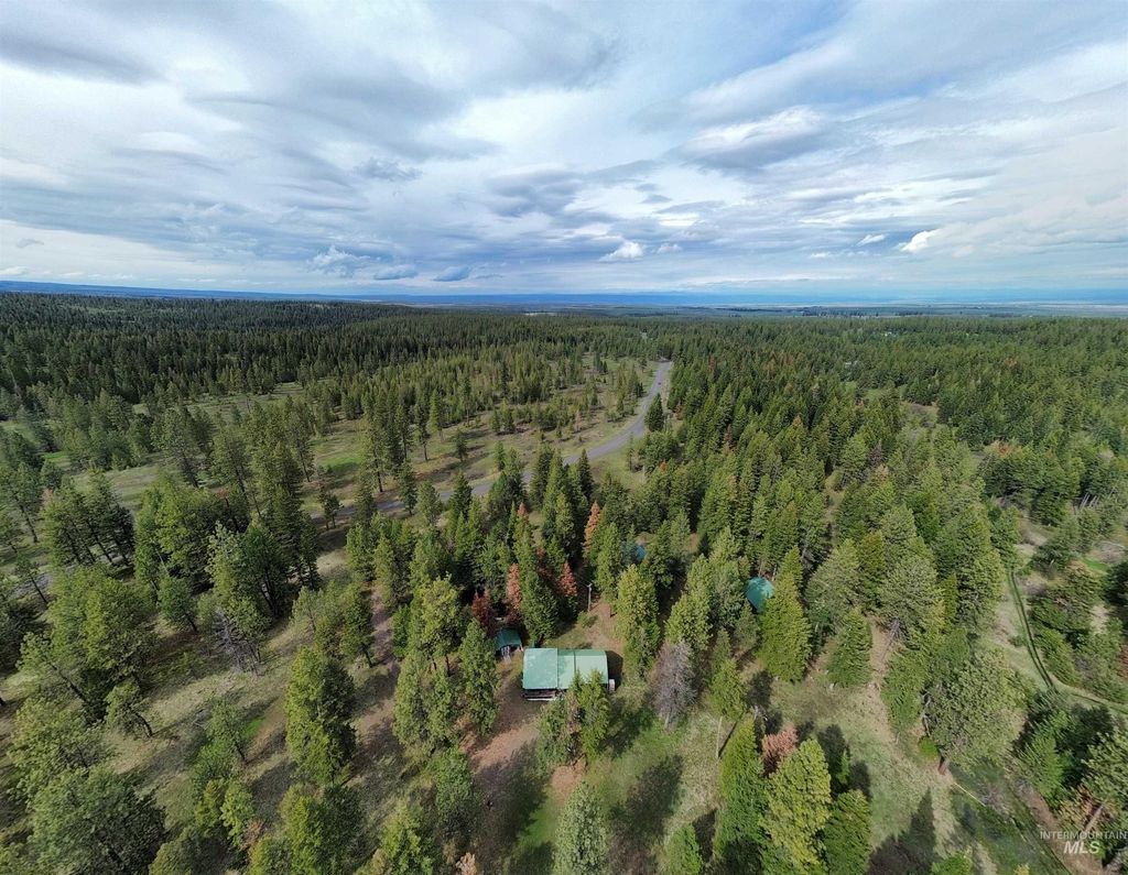 Photo of 3695 W Mountain Rd, Anatone, WA 99401 (MLS # 98982756)