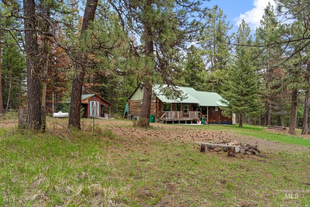 Photo of 3695 W Mountain Rd, Anatone, WA 99401 (MLS # 98982756)