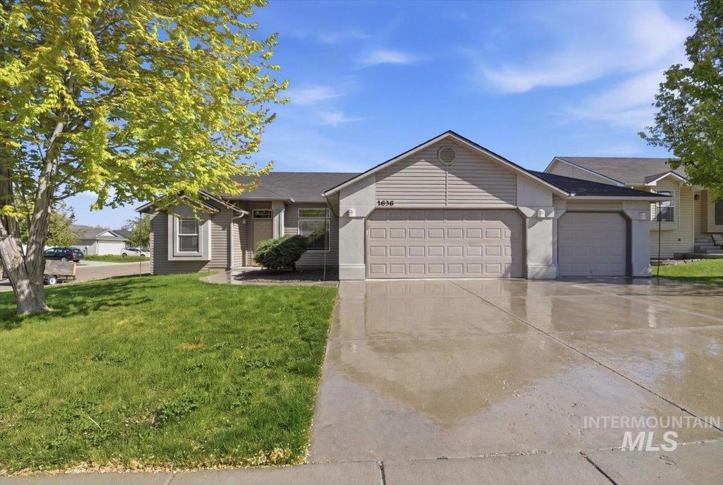 Photo of 1636 W Havenwood Ave, Nampa, ID 83651 (MLS # 98984087)