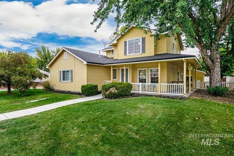 Photo of 2110 N Allumbaugh St, Boise, ID 83704 (MLS # 98963356)