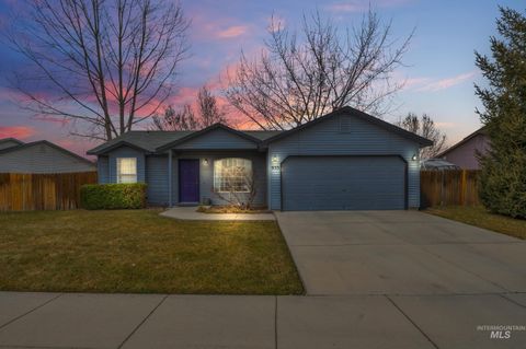 Photo of 933 N Sluice Way, Kuna, ID 83634 (MLS # 98973523)