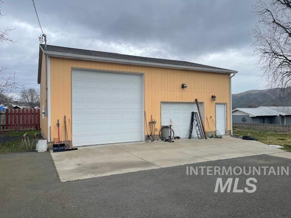 Photo of 1318 Boston St, Clarkston, WA 99403 (MLS # 98975746)