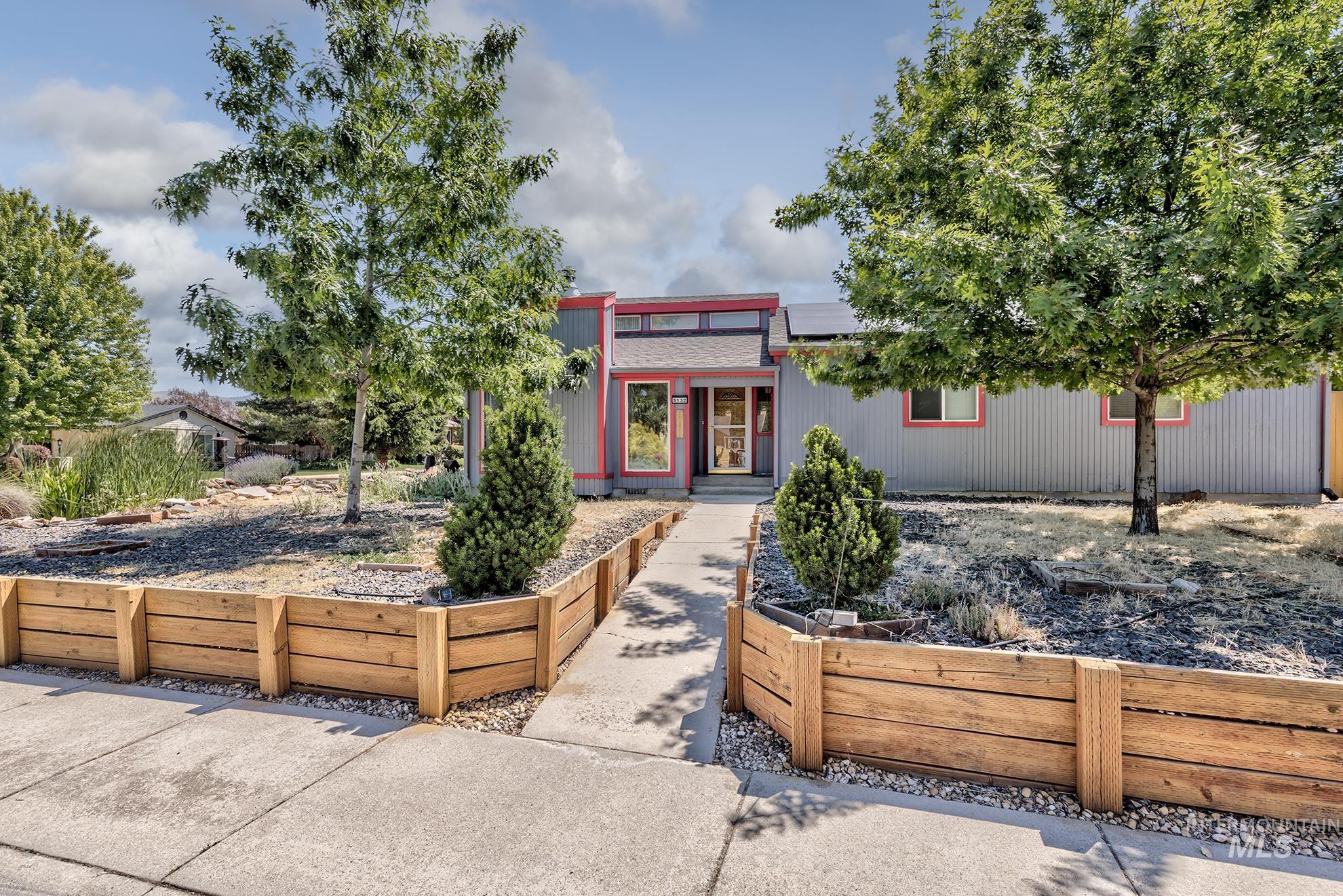 5132 S Council Bluffs Way