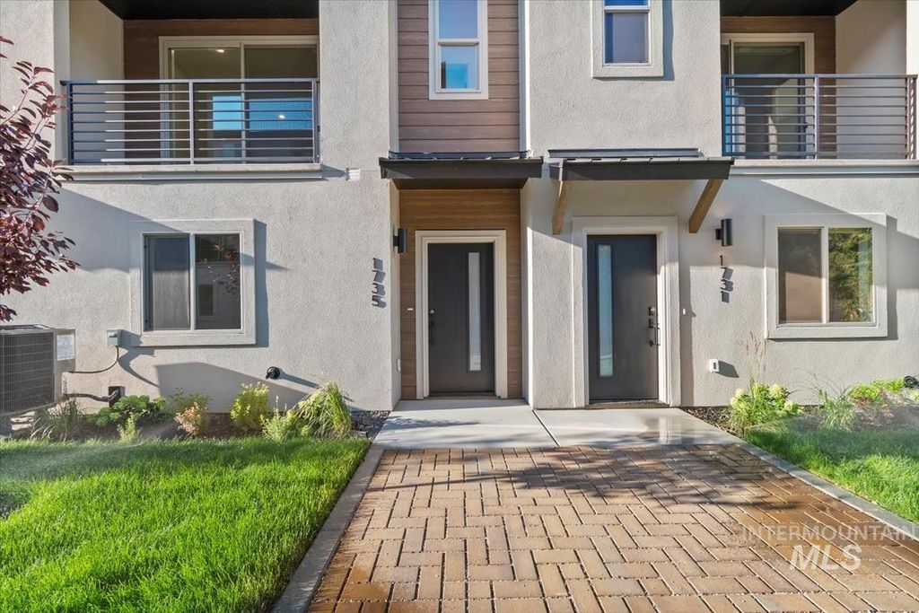 Photo of 1735 S Rock View Ln, Boise, ID 83705 (MLS # 98968211)