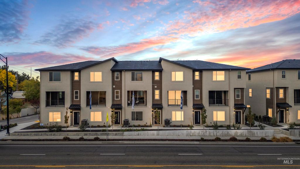 Photo of 1735 S Rock View Ln, Boise, ID 83705 (MLS # 98968211)