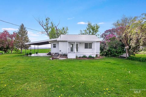 Photo of 4576 N 900 E, Buhl, ID 83316 (MLS # 98945218)