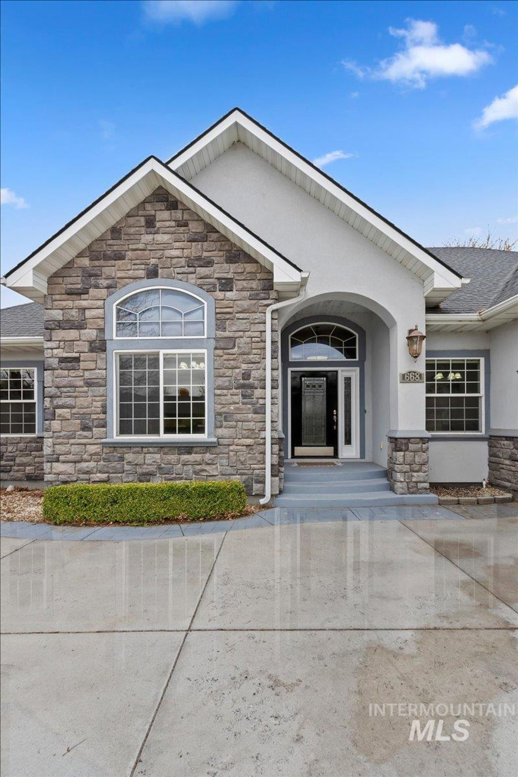 Photo of 668 Canyon Park Ave, Twin Falls, ID 83301 (MLS # 98980194)