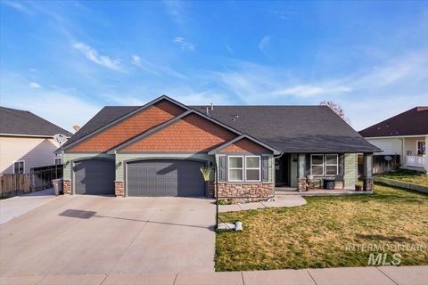 Photo of 1708 NE Idarock St, Mountain Home, ID 83647 (MLS # 98979585)