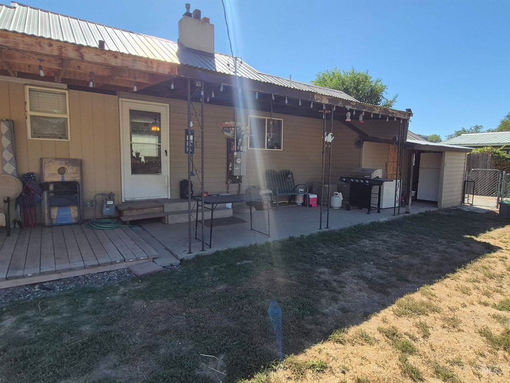 Photo of 520 E Ave C, Jerome, ID 83338 (MLS # 98961793)