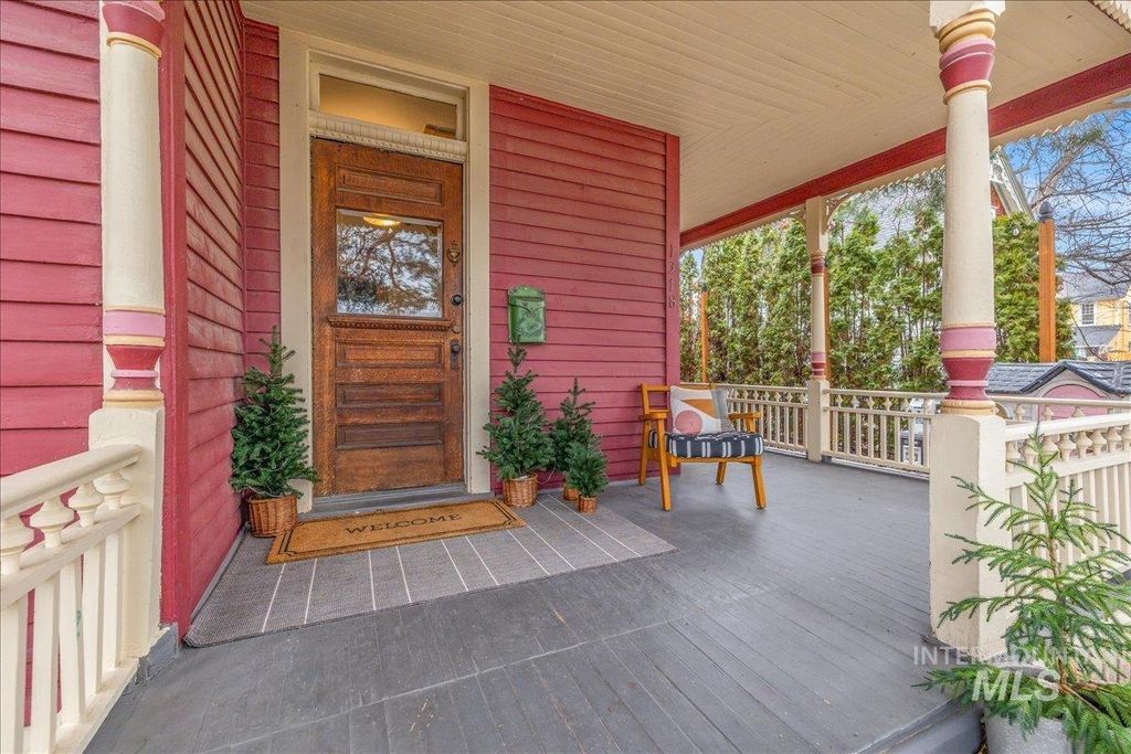 Photo of 1318 W Eastman St, Boise, ID 83702 (MLS # 98976946)