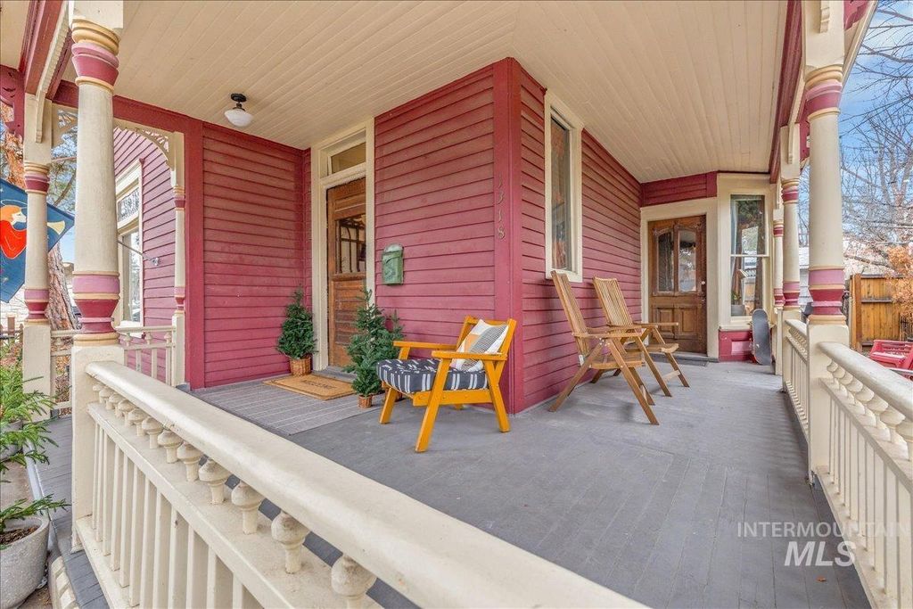 Photo of 1318 W Eastman St, Boise, ID 83702 (MLS # 98976946)