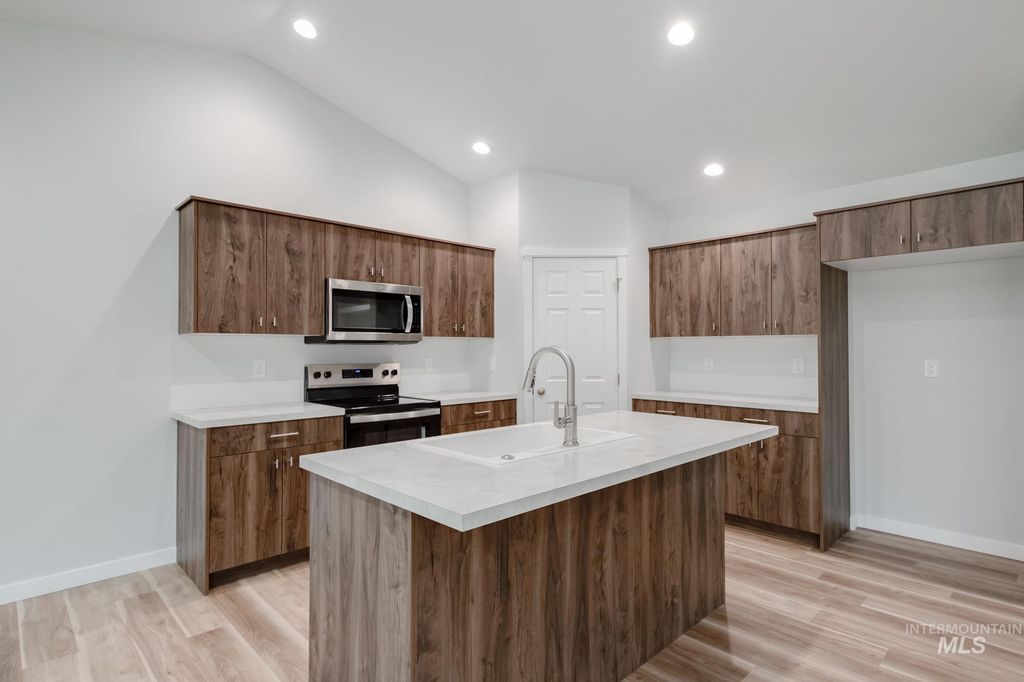 Photo of 1576 Long Pond St, Middleton, ID 83644 (MLS # 98967530)