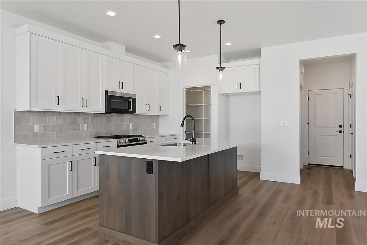 776 S Calhoun Ln.