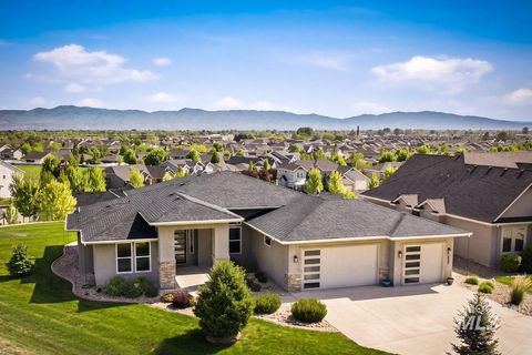Photo of 2000 E Lodge Trail Dr, Meridian, ID 83642 (MLS # 98987070)