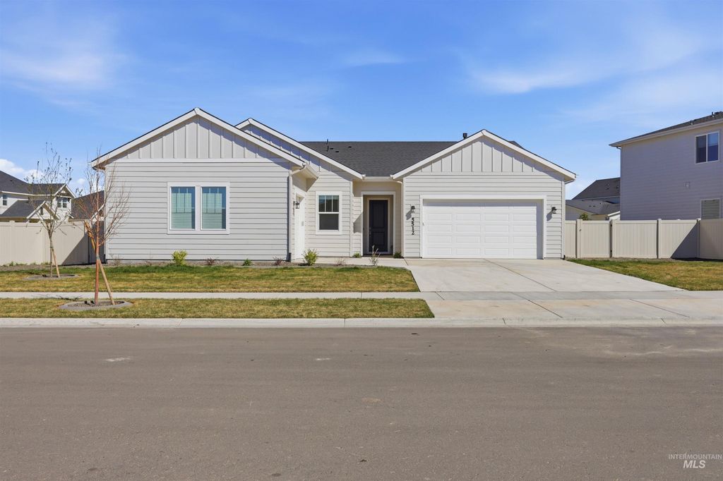 Photo of 5512 N Ebony Way, Meridian, ID 83646 (MLS # 98979793)