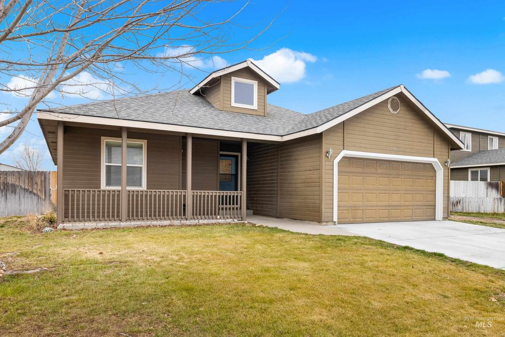 Photo of 191 SW Quaker Dr, Mountain Home, ID 83647 (MLS # 98972963)