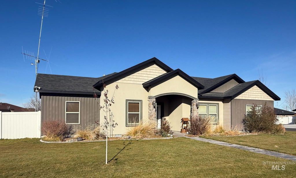 Photo of 200 Red Rock Trail, Kimberly, ID 83341 (MLS # 98970936)